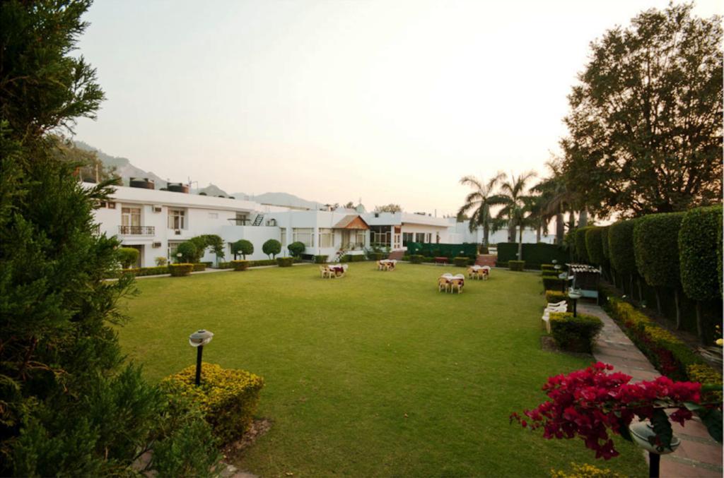 Black Mango Resort Kala Amb Экстерьер фото