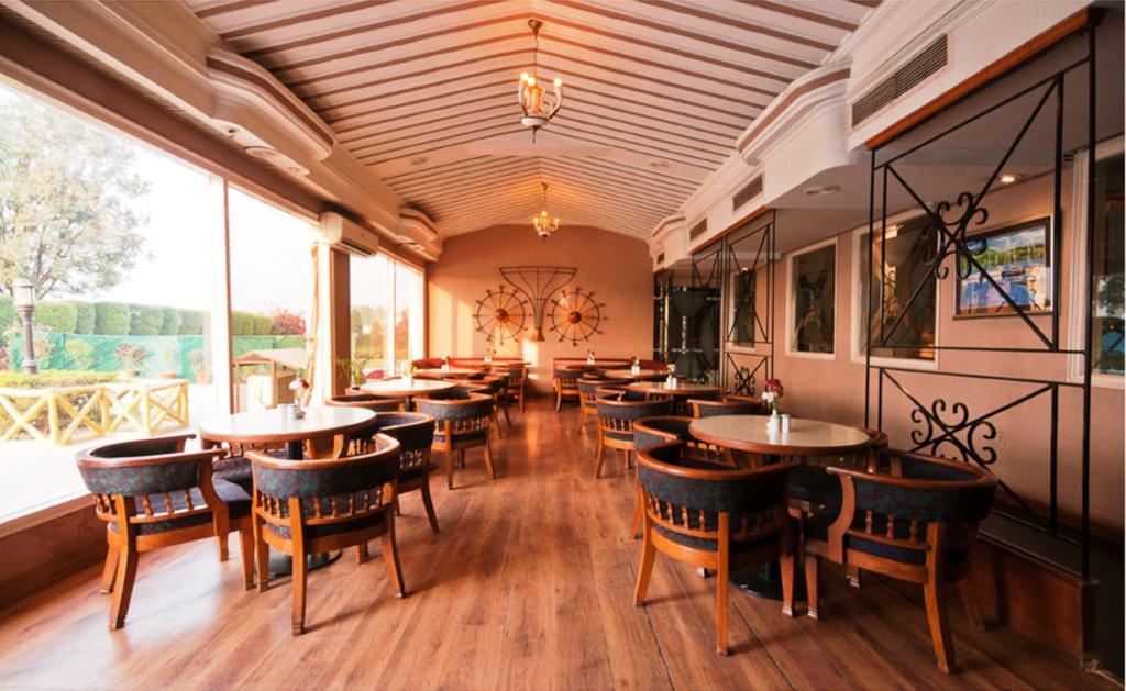 Black Mango Resort Kala Amb Экстерьер фото