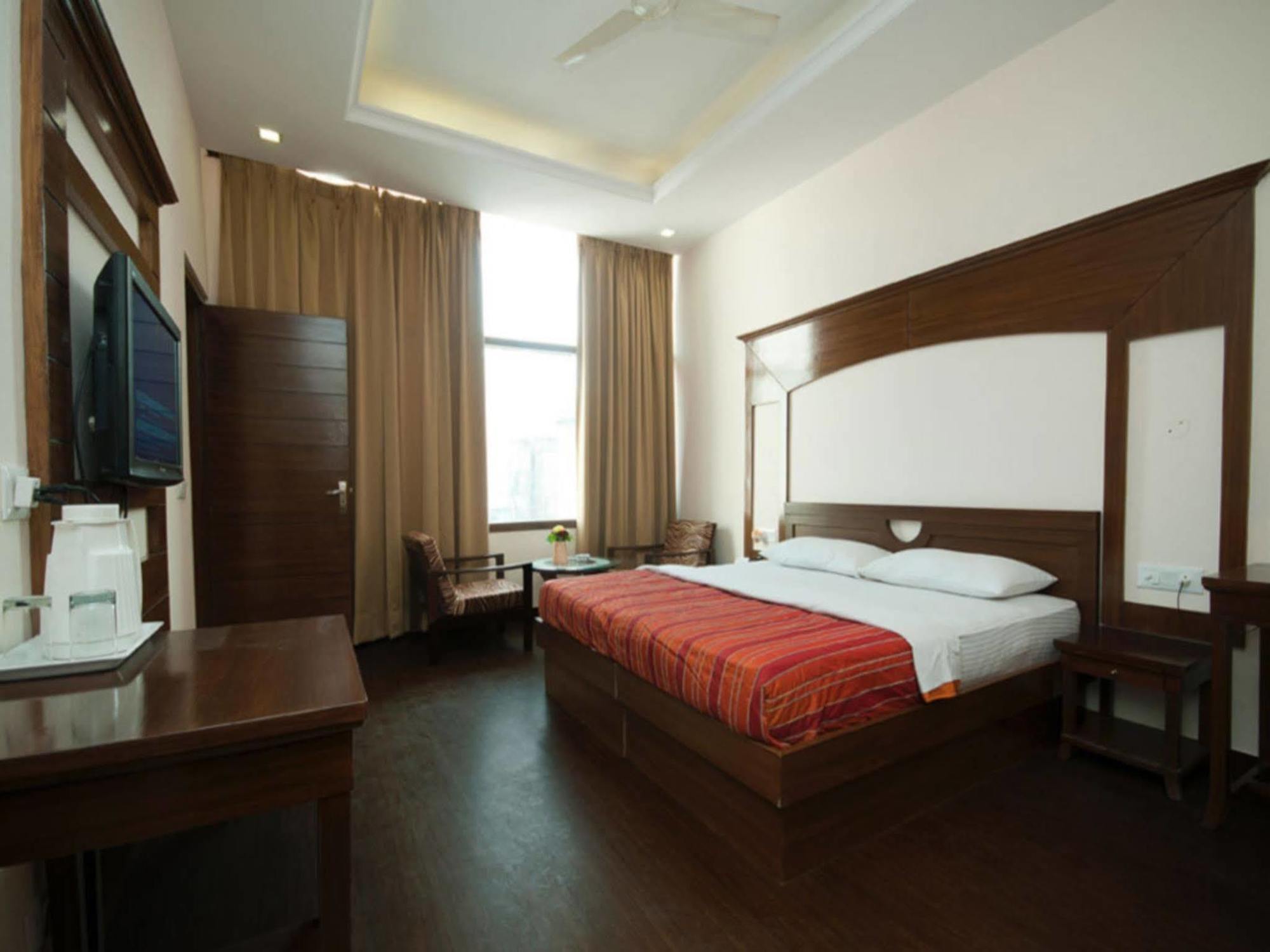 Black Mango Resort Kala Amb Экстерьер фото